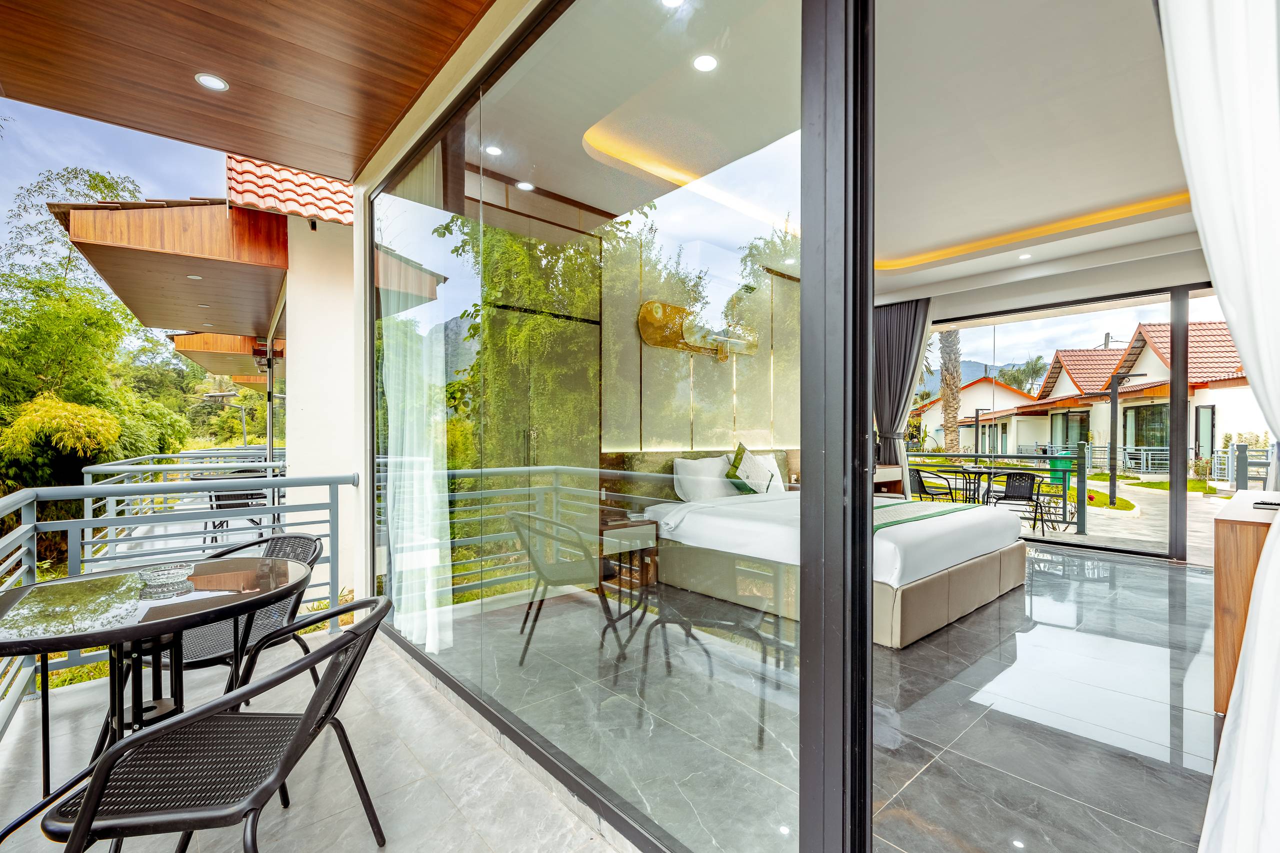 Double Room with Bathtub